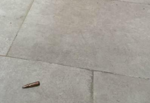 Полицијата веднаш излезе на терен: Пронајден куршум до дворот на Таравари – каква порака е испратена?