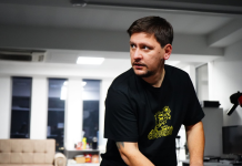 Физички нападнат новинарот Фуркан Салиу, во моментот дава изјава во полиција – од целиот настан има и ВИДЕО