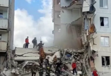 Русите објавија снимка од разрушена зграда по украинскиот напад- загинаа 7 луѓе (ВИДЕО)