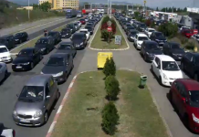 Македонците упорни: Колони возила за влез во Грција – „ќе го освојуваме Солун“