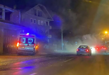 Амбулантно возило со пациент се заби во ѕид: Според првите информации три лица се тешко повредени кај Нови Пазар