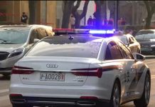 КИНА: Училишен автобус удри во деца и родители, најмалку 11 загинати, има заробени под возилото