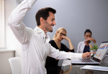 Избегнувајте непријатни ситуации поради прекумерно потење: ослободете се од дамките и непријатните мириси под пазувите!