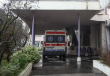 Секунди го делеа од смртта 22-годишното момче, кое застанало пред својата мајка – кога татко му пукал во неа: Нови детали од несреќата во Србија