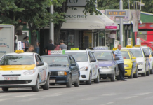 КРИЗА Е: Таксистите во Скопје бараат поскапување на такси-услугите