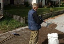 На Милко му се потсмеваат поради растението што го сее, но тој добива убави пари од тоа