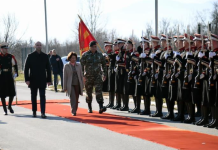 Силјановска-Давкова, Мисајловски и Лафчиски на предновогодишно дружење со македонските мировници и нивните семејства