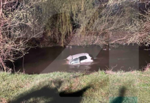 Автомобил вечерва излета во Вардар – во тек е акција за спасување
