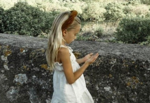 Ми рече: Ја родив Сара на 37 години. Подобро да не ја родев, толку се каам …