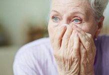 Мајка брутално искрена: Се бopите како лавица за да ги воспитате децата, а тие заборавија да ми честитаат роденден..