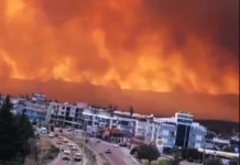 (ВИДЕО) Хаос е во туристичка Турција: пеколни пожари – блокирани туристи, избезумени жители, изгорени домови