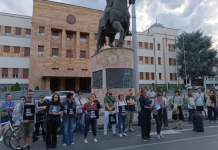 Движењето „Ниту една повеќе“ одржа протест пред Собрание