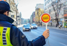 Полицијата го сопрела при рутинска контрола, она што го виделе внатре ги шокирало