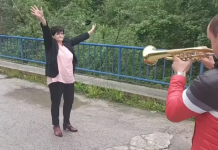 (Видео) После 43 години работен стаж, Драгана оди во пензија: Еве како ја испратија колегите…