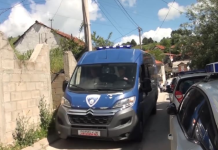 Ајнет е 31-годишната жена која беше у6иена со нож од сопругот